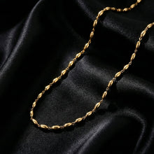 Trendy pearl accessory        
