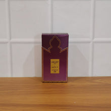 long lasting Velvet Oud perfume oil bottle