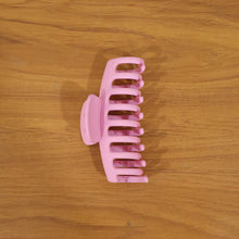 Elegant Strong Grip Hair Claw Clip for Women (1 Pc)